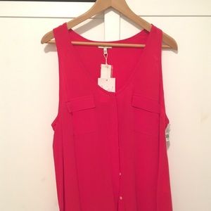 Sleeveless blouse